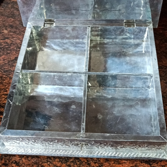 Beautiful Decorative Box - Picture 3 of 8